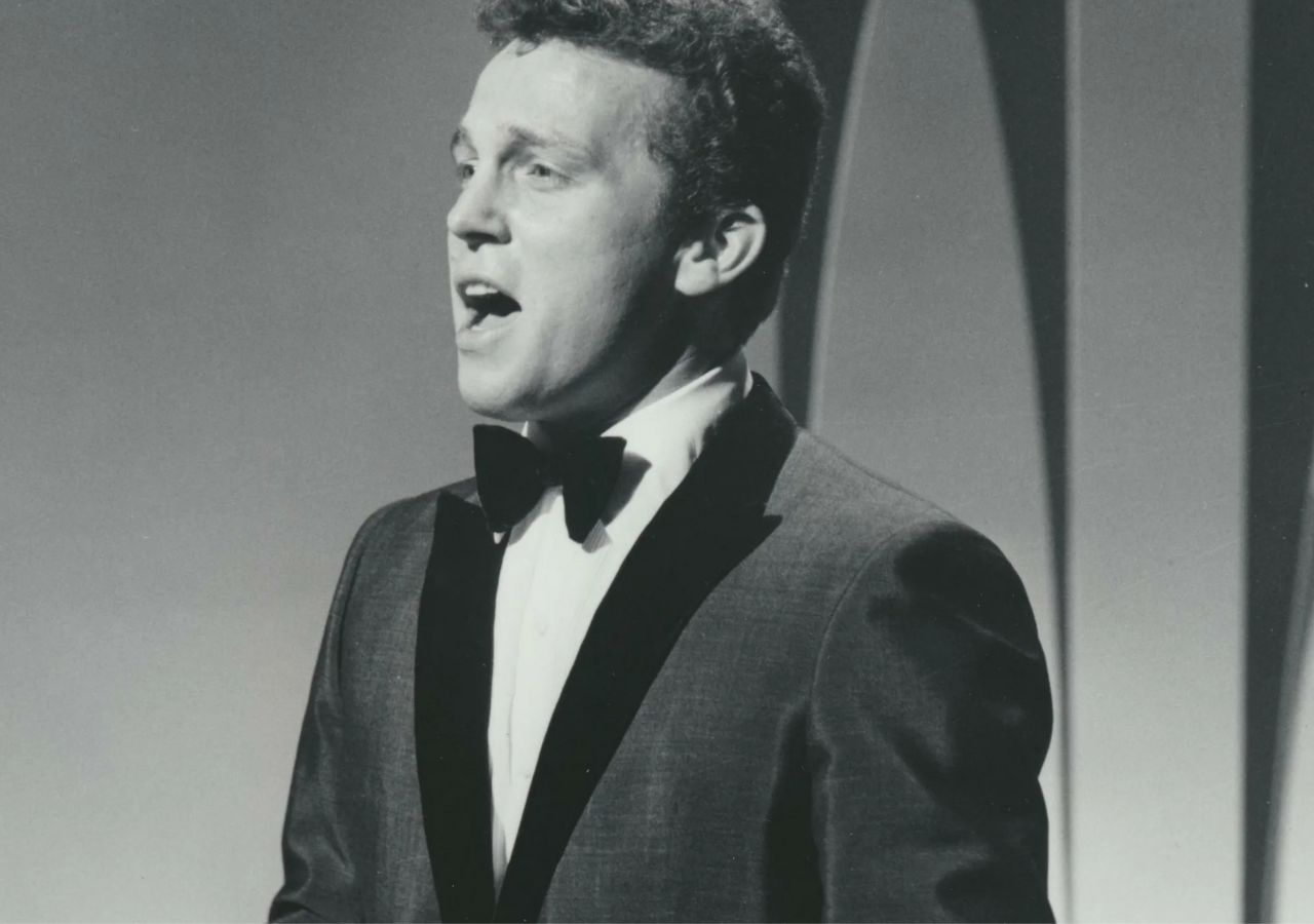 Mr. Lonely – A Melancholic Bobby Vinton Song