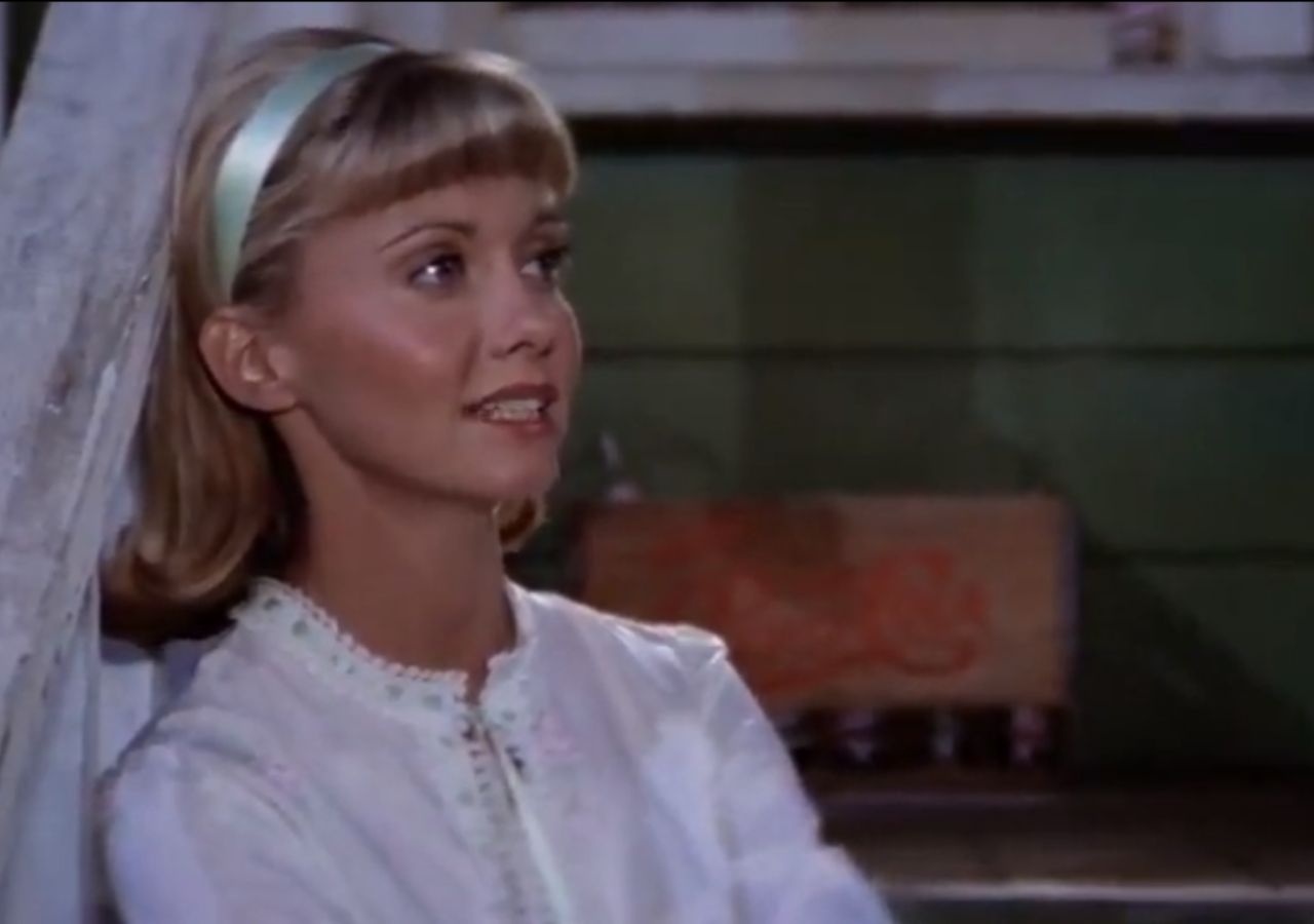 Olivia Newton-John – Hopelessly Devoted to You