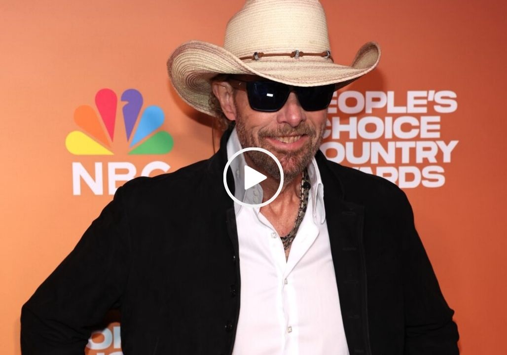 Toby Keith Performs “Don’t Let the Old Man In” at the 2023 People’s Choice Country Awards